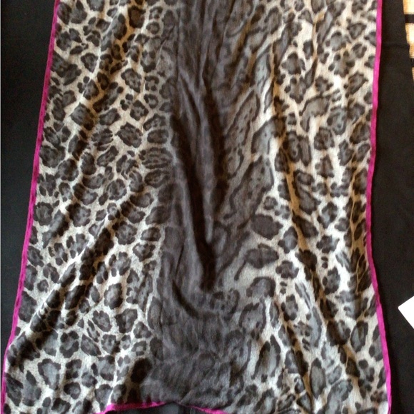 Animal print scarf - Picture 1 of 2